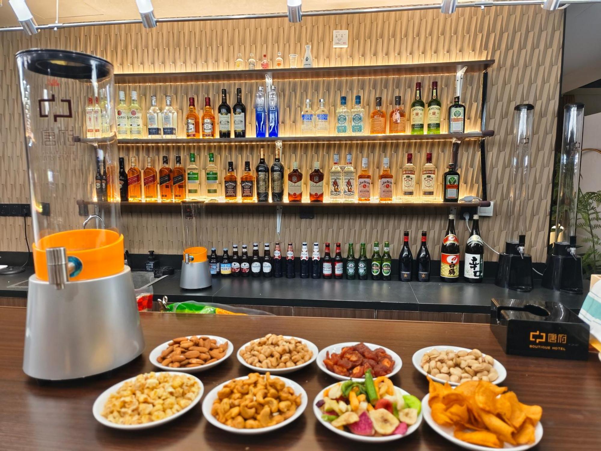 Beijing Tangfu Sanlitun Boutique Hotel---Breakfast, Restaurant And Bar, Close To Tian'Anmen Square Forbidden City Temple Of Heaven, Laundry, Gym, Robot, Ticket Service, Located In City Center Subway Line 2, One Station To Airport Express Bagian luar foto